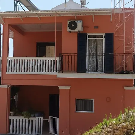 Mponanos' Family House Prázdninový dům Ágios Matthaíos