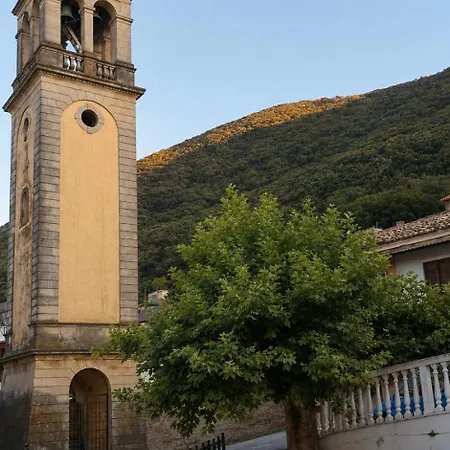 Tatil Evi Mponanos' Family House *